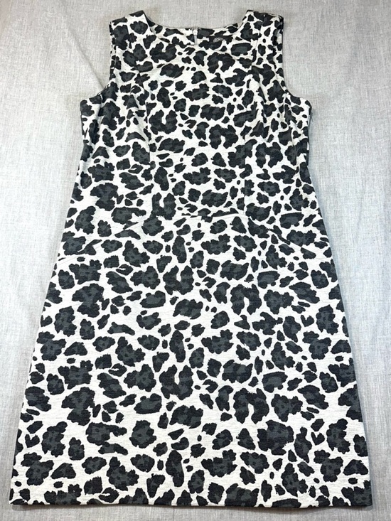 Vince Camuto Dresses & Skirts - Vince Camuto Sleeveless Black and Grey Leopard Print Mini Dress